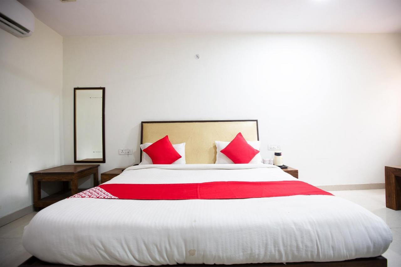 Oyo 44174 Hotel Mid Town Prime Harthala Ngoại thất bức ảnh