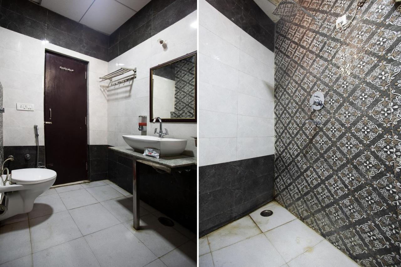 Oyo 44174 Hotel Mid Town Prime Harthala Ngoại thất bức ảnh