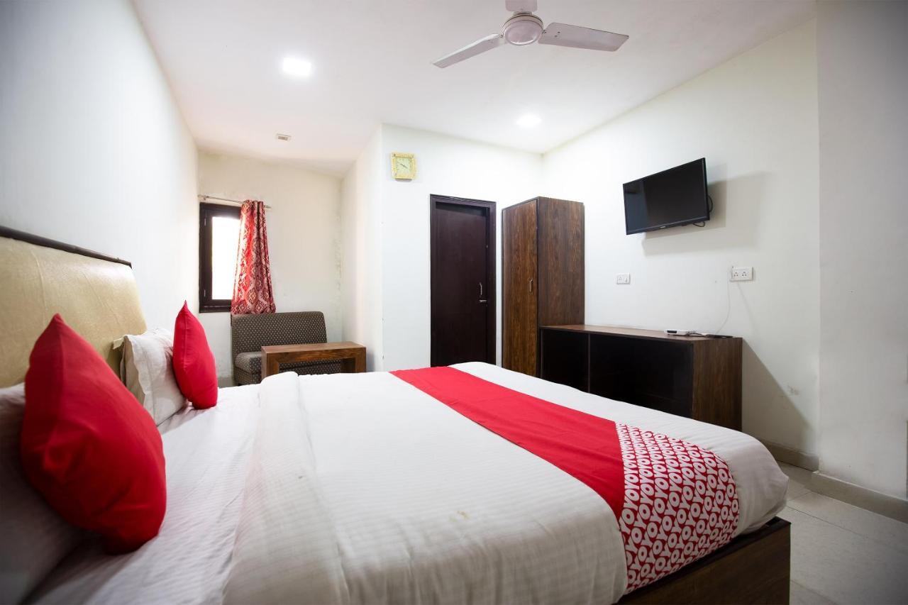 Oyo 44174 Hotel Mid Town Prime Harthala Ngoại thất bức ảnh