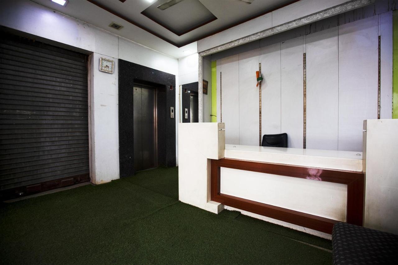 Oyo 44174 Hotel Mid Town Prime Harthala Ngoại thất bức ảnh