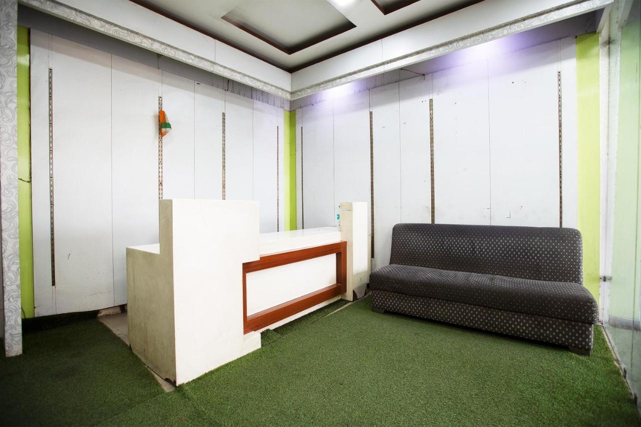 Oyo 44174 Hotel Mid Town Prime Harthala Ngoại thất bức ảnh