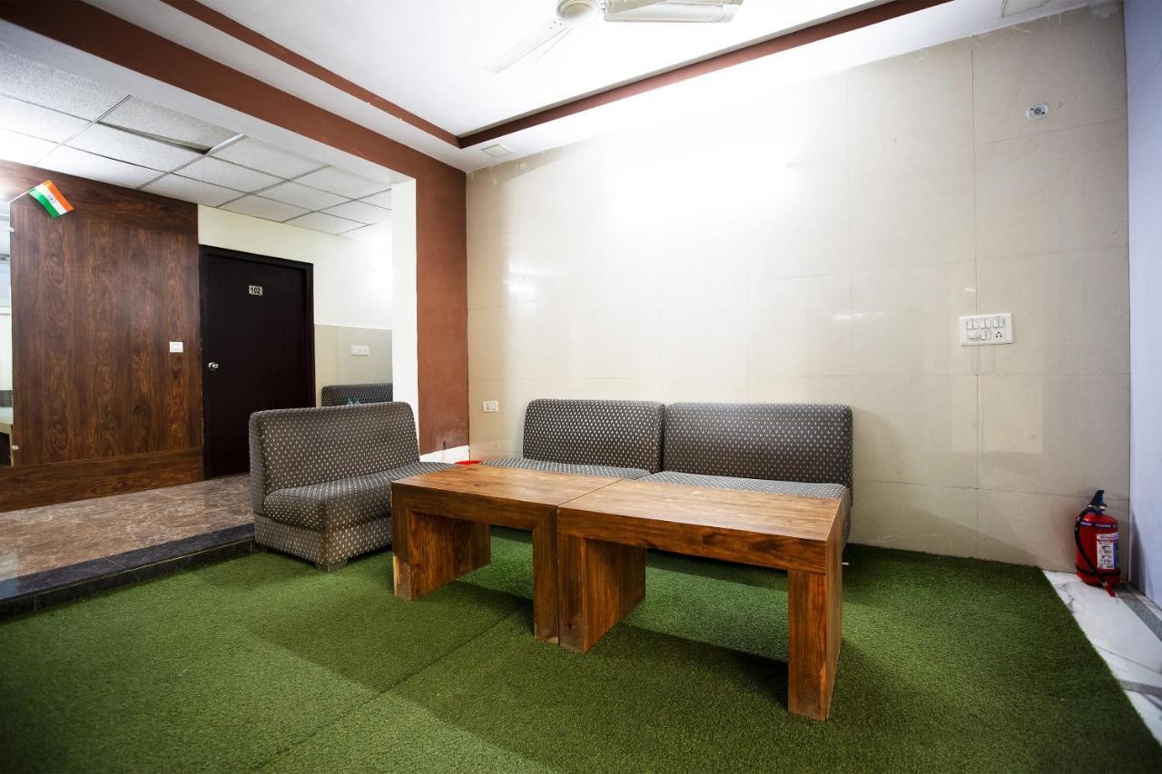 Oyo 44174 Hotel Mid Town Prime Harthala Ngoại thất bức ảnh