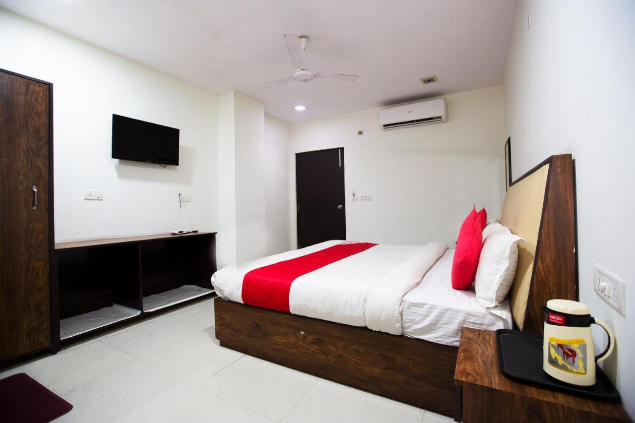 Oyo 44174 Hotel Mid Town Prime Harthala Ngoại thất bức ảnh