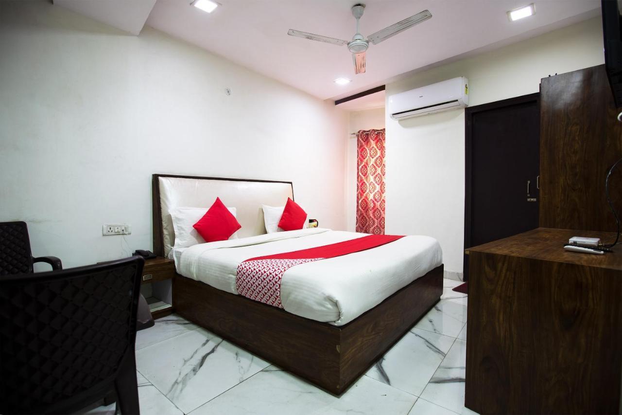 Oyo 44174 Hotel Mid Town Prime Harthala Ngoại thất bức ảnh