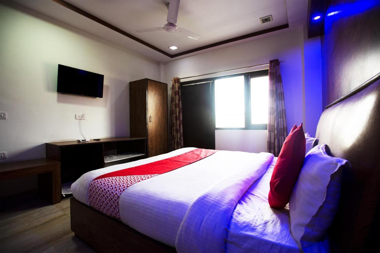 Oyo 44174 Hotel Mid Town Prime Harthala Ngoại thất bức ảnh