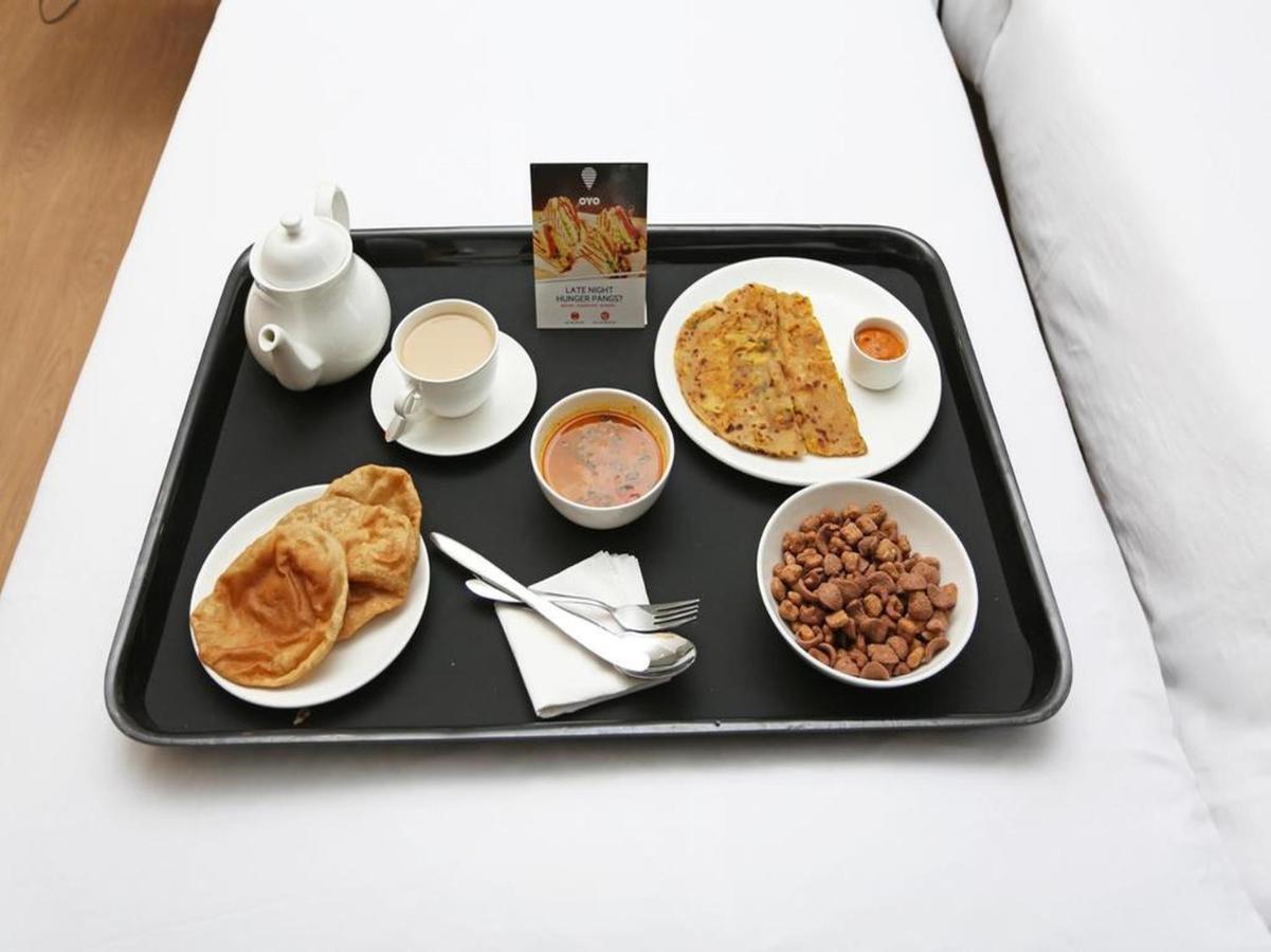 Oyo 44174 Hotel Mid Town Prime Harthala Ngoại thất bức ảnh